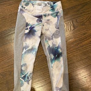 Athleta girl capris